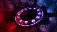 宇宙空間に浮かぶ12星座の光る円盤